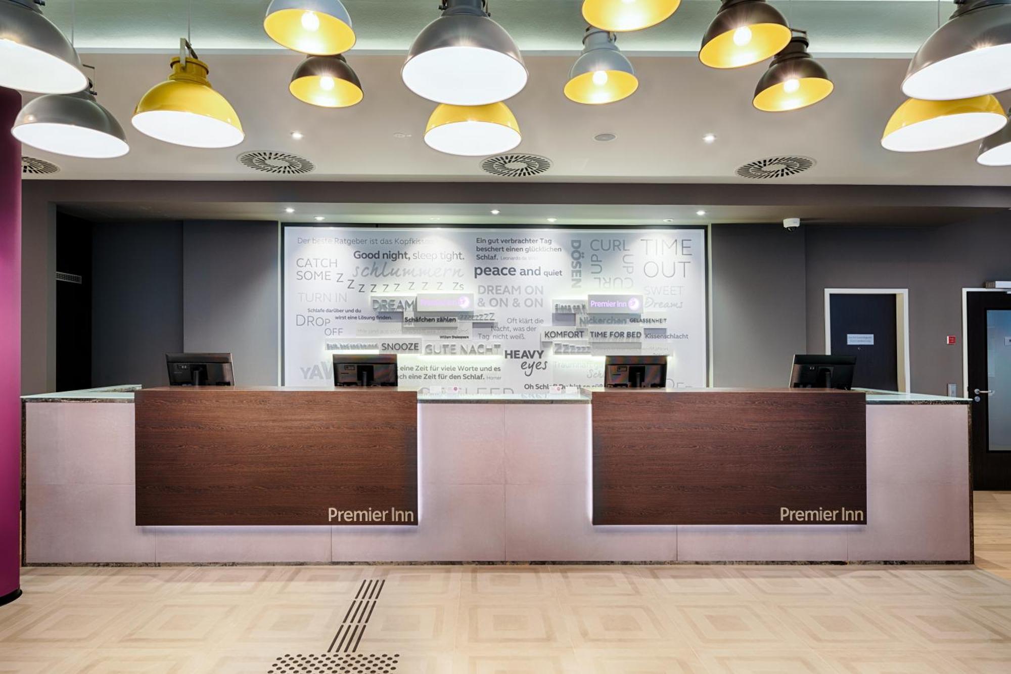 Premier Inn Duesseldorf City Friedrichstadt Zewnętrze zdjęcie